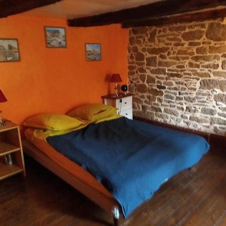 maison en granit bleue Lanhelin Extérieur photo