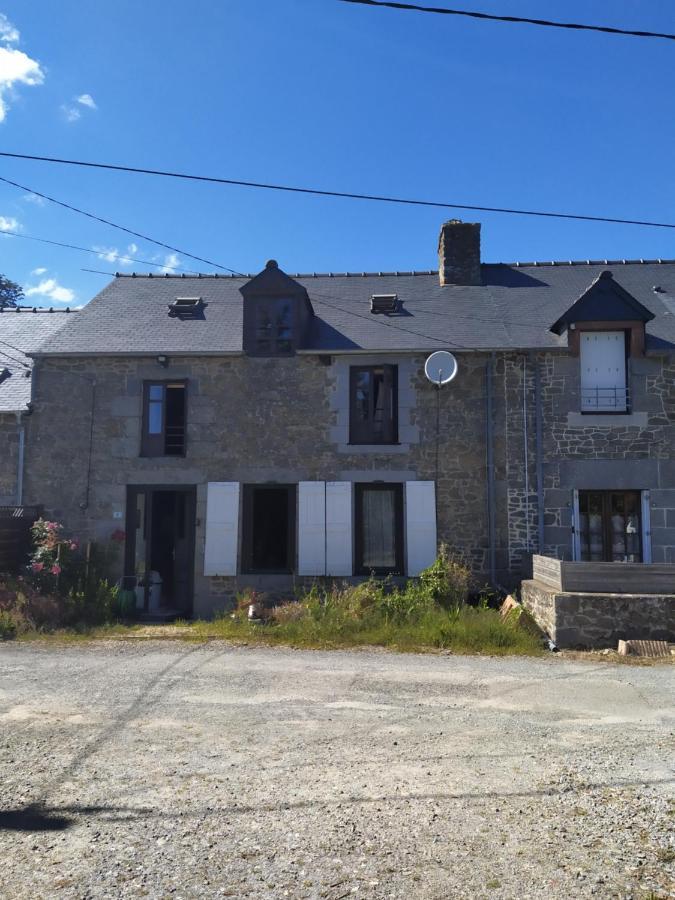 maison en granit bleue Lanhelin Extérieur photo