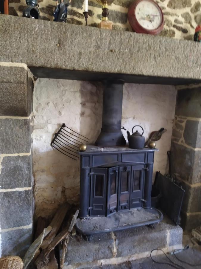 maison en granit bleue Lanhelin Extérieur photo