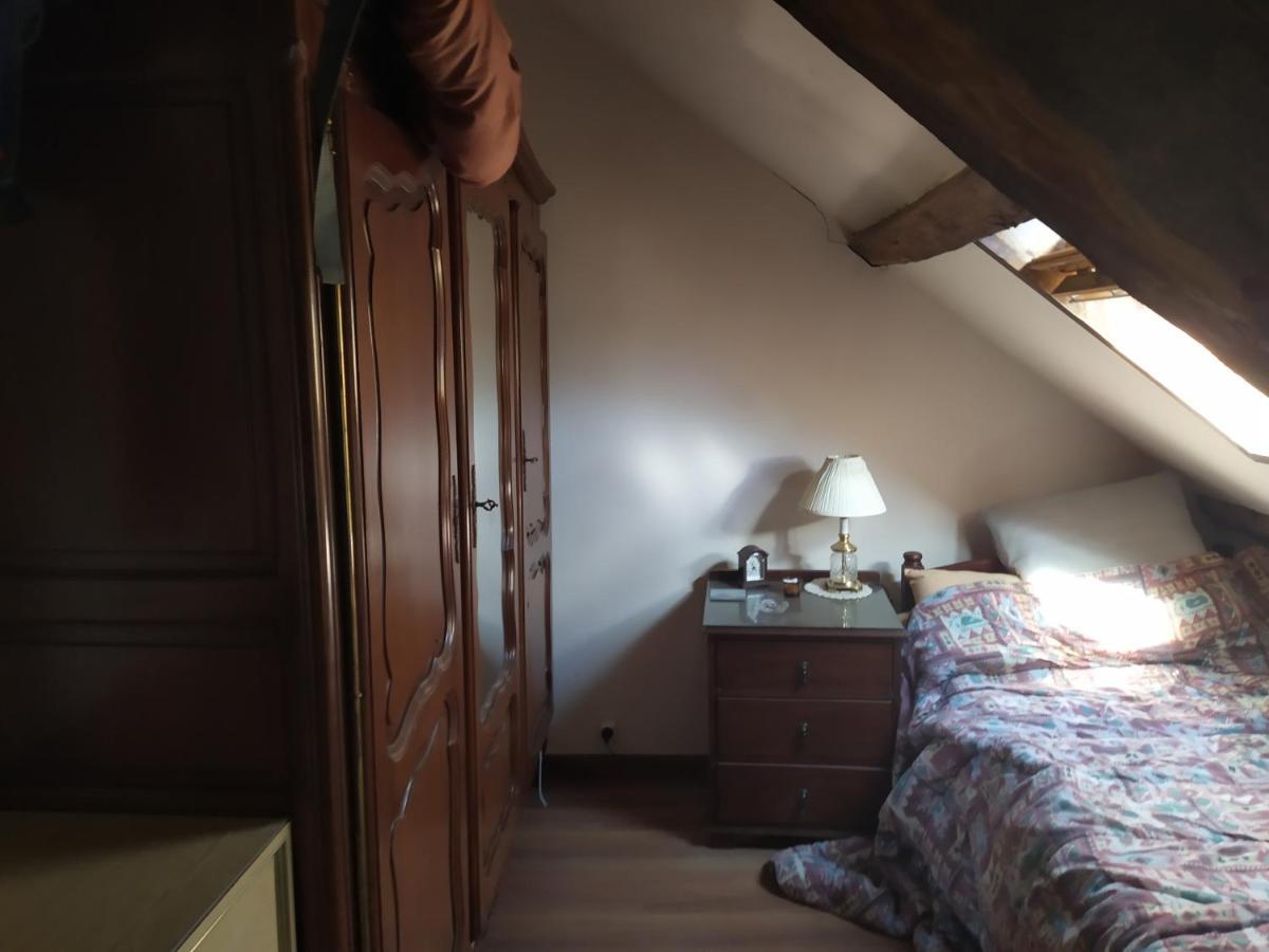 maison en granit bleue Lanhelin Extérieur photo