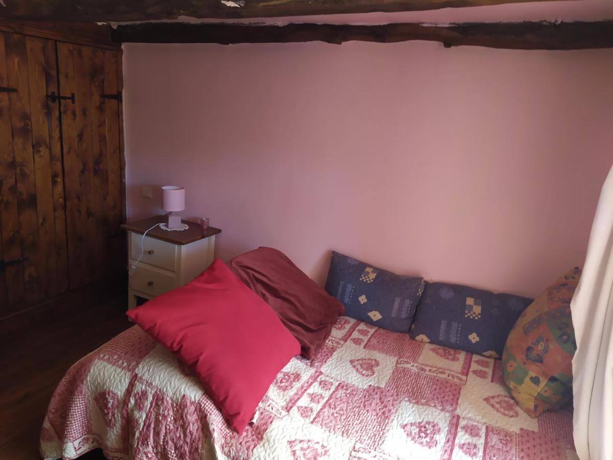 maison en granit bleue Lanhelin Extérieur photo
